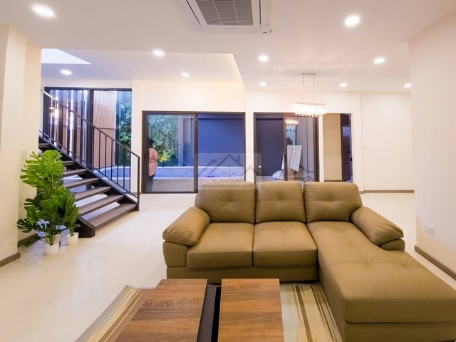 ประกาศฟรี! ซื้อ-ขาย-เช่า คอนโด บ้าน ทาวน์โฮม ที่ดิน และพื้นที่เชิงพาณิชย์ทั่วประเทศไทย ทุกทำเล ทุกงบประมาณ ไม่มีค่าใช้จ่าย ลงง่าย ขายไว เข้าถึงผู้ซื้อโดยตรง 3 486846pic2.jpg