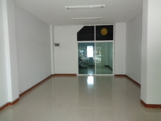 ประกาศฟรี! ซื้อ-ขาย-เช่า คอนโด บ้าน ทาวน์โฮม ที่ดิน และพื้นที่เชิงพาณิชย์ทั่วประเทศไทย ทุกทำเล ทุกงบประมาณ ไม่มีค่าใช้จ่าย ลงง่าย ขายไว เข้าถึงผู้ซื้อโดยตรง 3 237819pic2.jpg