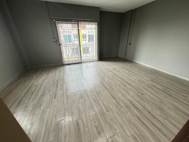 ประกาศฟรี! ซื้อ-ขาย-เช่า คอนโด บ้าน ทาวน์โฮม ที่ดิน และพื้นที่เชิงพาณิชย์ทั่วประเทศไทย ทุกทำเล ทุกงบประมาณ ไม่มีค่าใช้จ่าย ลงง่าย ขายไว เข้าถึงผู้ซื้อโดยตรง 5 506332pic4.jpg