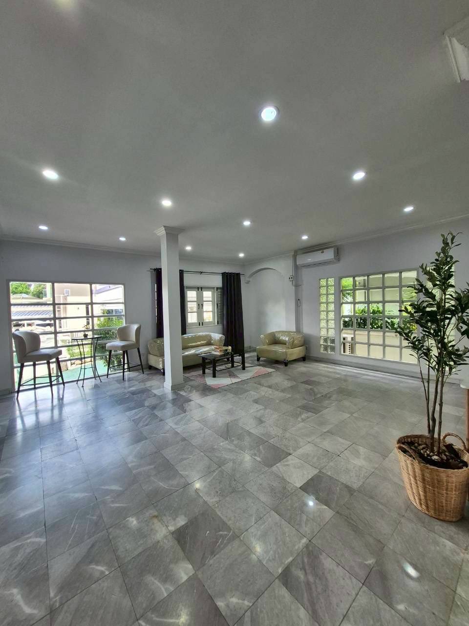 ประกาศฟรี! ซื้อ-ขาย-เช่า คอนโด บ้าน ทาวน์โฮม ที่ดิน และพื้นที่เชิงพาณิชย์ทั่วประเทศไทย ทุกทำเล ทุกงบประมาณ ไม่มีค่าใช้จ่าย ลงง่าย ขายไว เข้าถึงผู้ซื้อโดยตรง 3 239136pic2.jpg