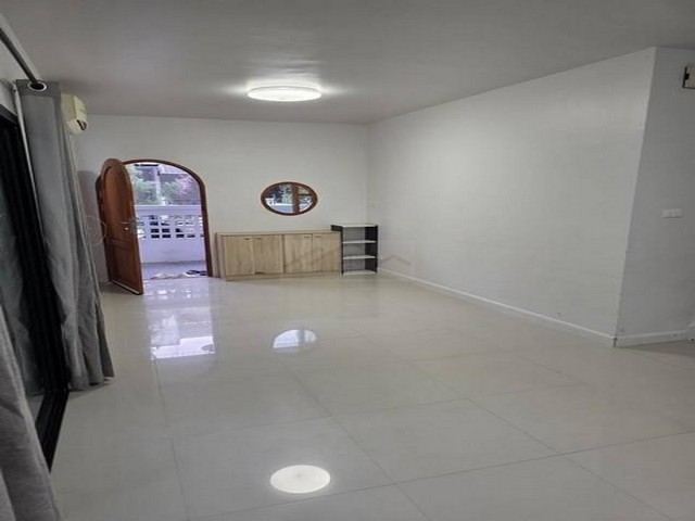 ประกาศฟรี! ซื้อ-ขาย-เช่า คอนโด บ้าน ทาวน์โฮม ที่ดิน และพื้นที่เชิงพาณิชย์ทั่วประเทศไทย ทุกทำเล ทุกงบประมาณ ไม่มีค่าใช้จ่าย ลงง่าย ขายไว เข้าถึงผู้ซื้อโดยตรง 5 506464pic4.jpg