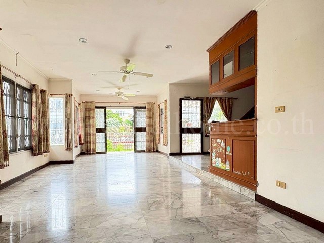 ประกาศฟรี! ซื้อ-ขาย-เช่า คอนโด บ้าน ทาวน์โฮม ที่ดิน และพื้นที่เชิงพาณิชย์ทั่วประเทศไทย ทุกทำเล ทุกงบประมาณ ไม่มีค่าใช้จ่าย ลงง่าย ขายไว เข้าถึงผู้ซื้อโดยตรง 4 239409pic3.jpg