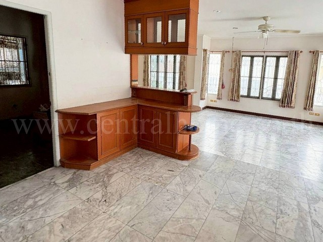 ประกาศฟรี! ซื้อ-ขาย-เช่า คอนโด บ้าน ทาวน์โฮม ที่ดิน และพื้นที่เชิงพาณิชย์ทั่วประเทศไทย ทุกทำเล ทุกงบประมาณ ไม่มีค่าใช้จ่าย ลงง่าย ขายไว เข้าถึงผู้ซื้อโดยตรง 5 239409pic4.jpg