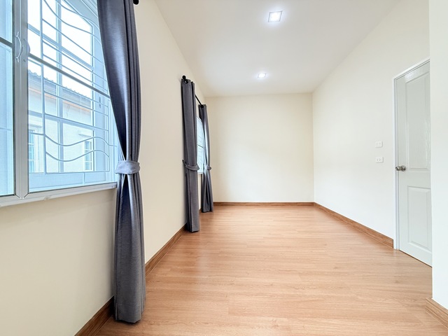 ประกาศฟรี! ซื้อ-ขาย-เช่า คอนโด บ้าน ทาวน์โฮม ที่ดิน และพื้นที่เชิงพาณิชย์ทั่วประเทศไทย ทุกทำเล ทุกงบประมาณ ไม่มีค่าใช้จ่าย ลงง่าย ขายไว เข้าถึงผู้ซื้อโดยตรง 5 501792pic4.jpg