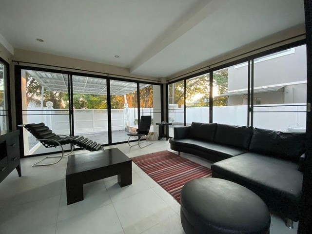 ประกาศฟรี! ซื้อ-ขาย-เช่า คอนโด บ้าน ทาวน์โฮม ที่ดิน และพื้นที่เชิงพาณิชย์ทั่วประเทศไทย ทุกทำเล ทุกงบประมาณ ไม่มีค่าใช้จ่าย ลงง่าย ขายไว เข้าถึงผู้ซื้อโดยตรง 3 240243pic2.jpg