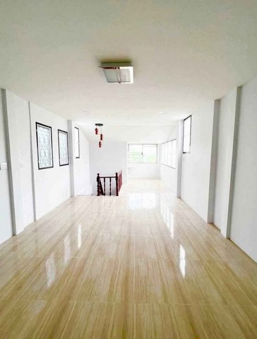 ประกาศฟรี! ซื้อ-ขาย-เช่า คอนโด บ้าน ทาวน์โฮม ที่ดิน และพื้นที่เชิงพาณิชย์ทั่วประเทศไทย ทุกทำเล ทุกงบประมาณ ไม่มีค่าใช้จ่าย ลงง่าย ขายไว เข้าถึงผู้ซื้อโดยตรง 3 310028pic2.jpg