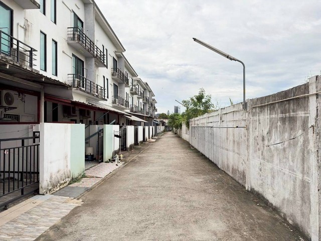 ประกาศฟรี! ซื้อ-ขาย-เช่า คอนโด บ้าน ทาวน์โฮม ที่ดิน และพื้นที่เชิงพาณิชย์ทั่วประเทศไทย ทุกทำเล ทุกงบประมาณ ไม่มีค่าใช้จ่าย ลงง่าย ขายไว เข้าถึงผู้ซื้อโดยตรง 4 310082pic3.jpg