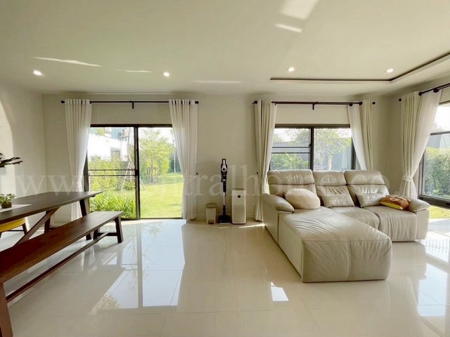 ประกาศฟรี! ซื้อ-ขาย-เช่า คอนโด บ้าน ทาวน์โฮม ที่ดิน และพื้นที่เชิงพาณิชย์ทั่วประเทศไทย ทุกทำเล ทุกงบประมาณ ไม่มีค่าใช้จ่าย ลงง่าย ขายไว เข้าถึงผู้ซื้อโดยตรง 4 216774pic3.jpg