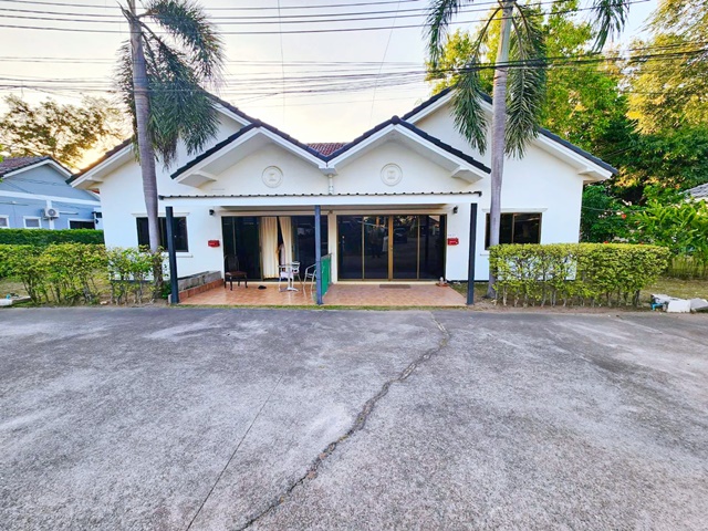 ประกาศฟรี! ซื้อ-ขาย-เช่า คอนโด บ้าน ทาวน์โฮม ที่ดิน และพื้นที่เชิงพาณิชย์ทั่วประเทศไทย ทุกทำเล ทุกงบประมาณ ไม่มีค่าใช้จ่าย ลงง่าย ขายไว เข้าถึงผู้ซื้อโดยตรง 3 240374pic2.jpg