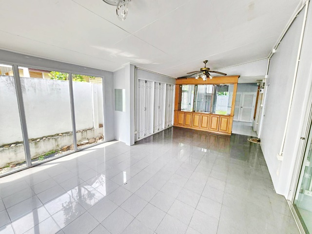 ประกาศฟรี! ซื้อ-ขาย-เช่า คอนโด บ้าน ทาวน์โฮม ที่ดิน และพื้นที่เชิงพาณิชย์ทั่วประเทศไทย ทุกทำเล ทุกงบประมาณ ไม่มีค่าใช้จ่าย ลงง่าย ขายไว เข้าถึงผู้ซื้อโดยตรง 5 240373pic4.jpg