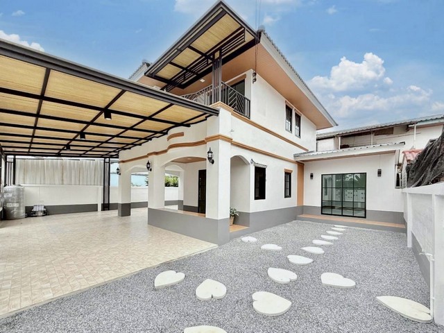 ประกาศฟรี! ซื้อ-ขาย-เช่า คอนโด บ้าน ทาวน์โฮม ที่ดิน และพื้นที่เชิงพาณิชย์ทั่วประเทศไทย ทุกทำเล ทุกงบประมาณ ไม่มีค่าใช้จ่าย ลงง่าย ขายไว เข้าถึงผู้ซื้อโดยตรง 2 240440pic1.jpg