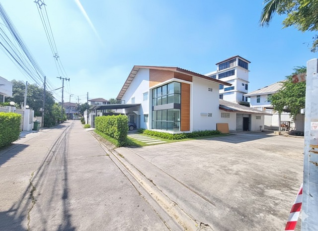 ประกาศฟรี! ซื้อ-ขาย-เช่า คอนโด บ้าน ทาวน์โฮม ที่ดิน และพื้นที่เชิงพาณิชย์ทั่วประเทศไทย ทุกทำเล ทุกงบประมาณ ไม่มีค่าใช้จ่าย ลงง่าย ขายไว เข้าถึงผู้ซื้อโดยตรง 2 240463pic1.jpg