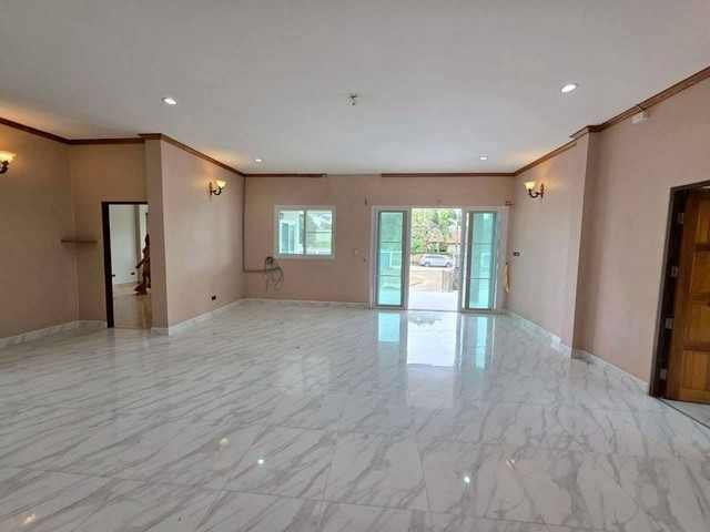 ประกาศฟรี! ซื้อ-ขาย-เช่า คอนโด บ้าน ทาวน์โฮม ที่ดิน และพื้นที่เชิงพาณิชย์ทั่วประเทศไทย ทุกทำเล ทุกงบประมาณ ไม่มีค่าใช้จ่าย ลงง่าย ขายไว เข้าถึงผู้ซื้อโดยตรง 4 309877pic3.jpg