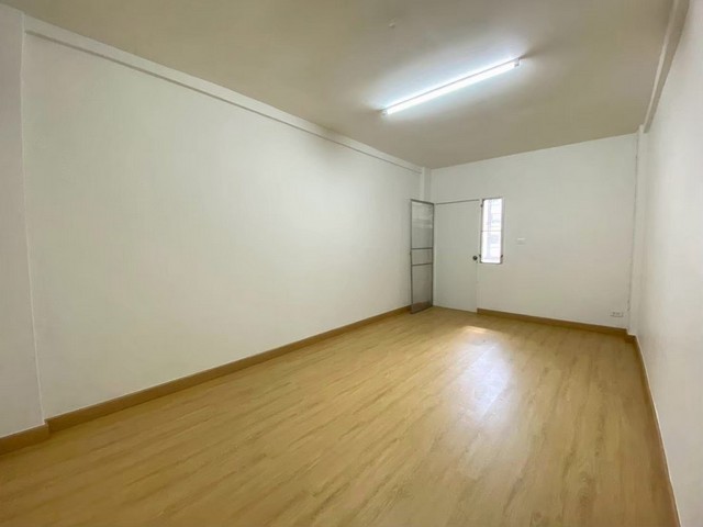 ประกาศฟรี! ซื้อ-ขาย-เช่า คอนโด บ้าน ทาวน์โฮม ที่ดิน และพื้นที่เชิงพาณิชย์ทั่วประเทศไทย ทุกทำเล ทุกงบประมาณ ไม่มีค่าใช้จ่าย ลงง่าย ขายไว เข้าถึงผู้ซื้อโดยตรง 5 292968pic4.jpg