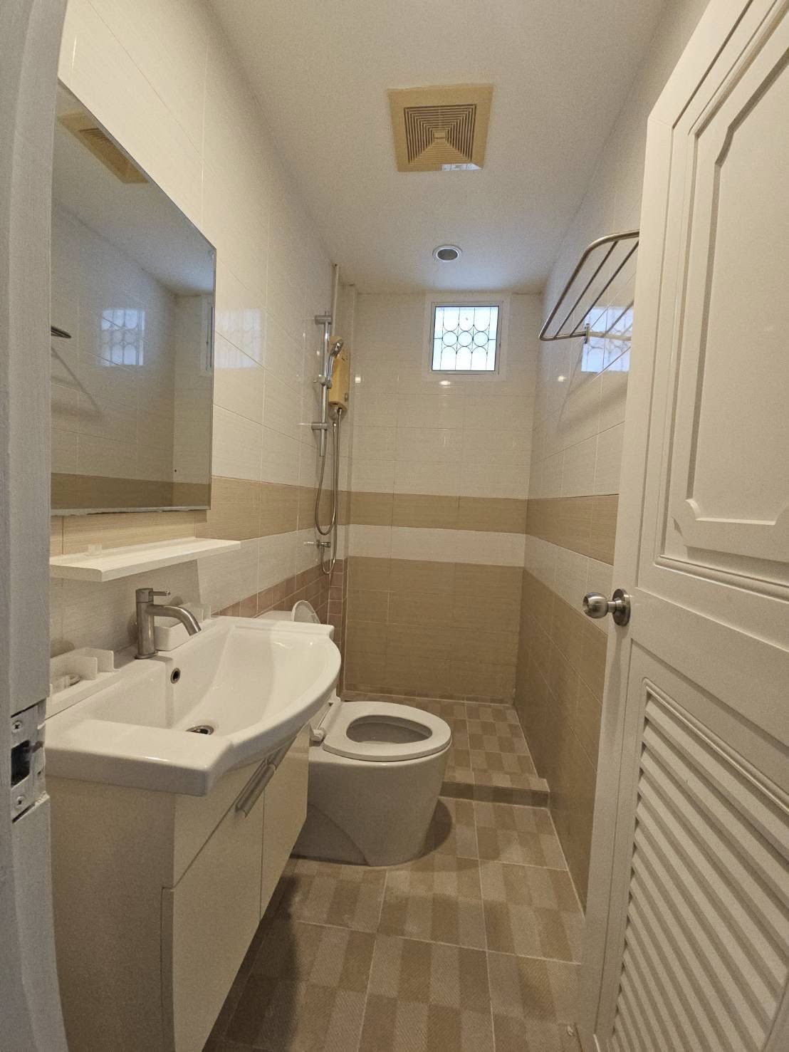 ประกาศฟรี! ซื้อ-ขาย-เช่า คอนโด บ้าน ทาวน์โฮม ที่ดิน และพื้นที่เชิงพาณิชย์ทั่วประเทศไทย ทุกทำเล ทุกงบประมาณ ไม่มีค่าใช้จ่าย ลงง่าย ขายไว เข้าถึงผู้ซื้อโดยตรง 5 241652pic4.jpg