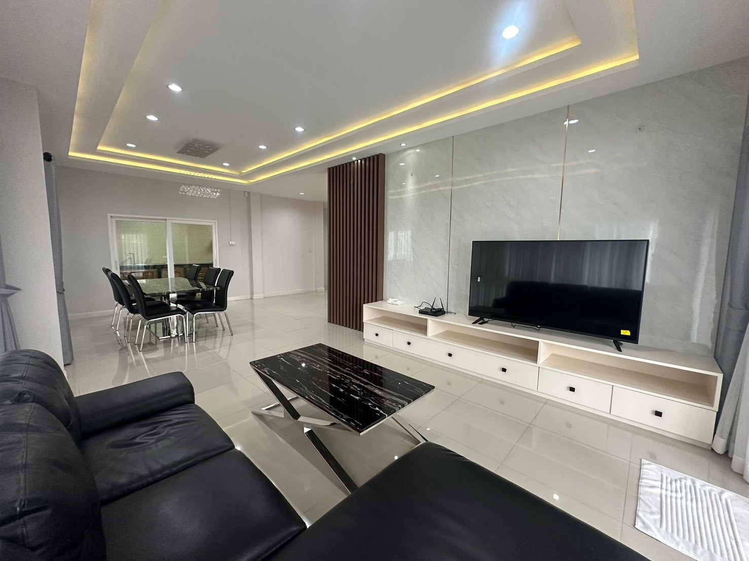 ประกาศฟรี! ซื้อ-ขาย-เช่า คอนโด บ้าน ทาวน์โฮม ที่ดิน และพื้นที่เชิงพาณิชย์ทั่วประเทศไทย ทุกทำเล ทุกงบประมาณ ไม่มีค่าใช้จ่าย ลงง่าย ขายไว เข้าถึงผู้ซื้อโดยตรง 4 312176pic3.jpg