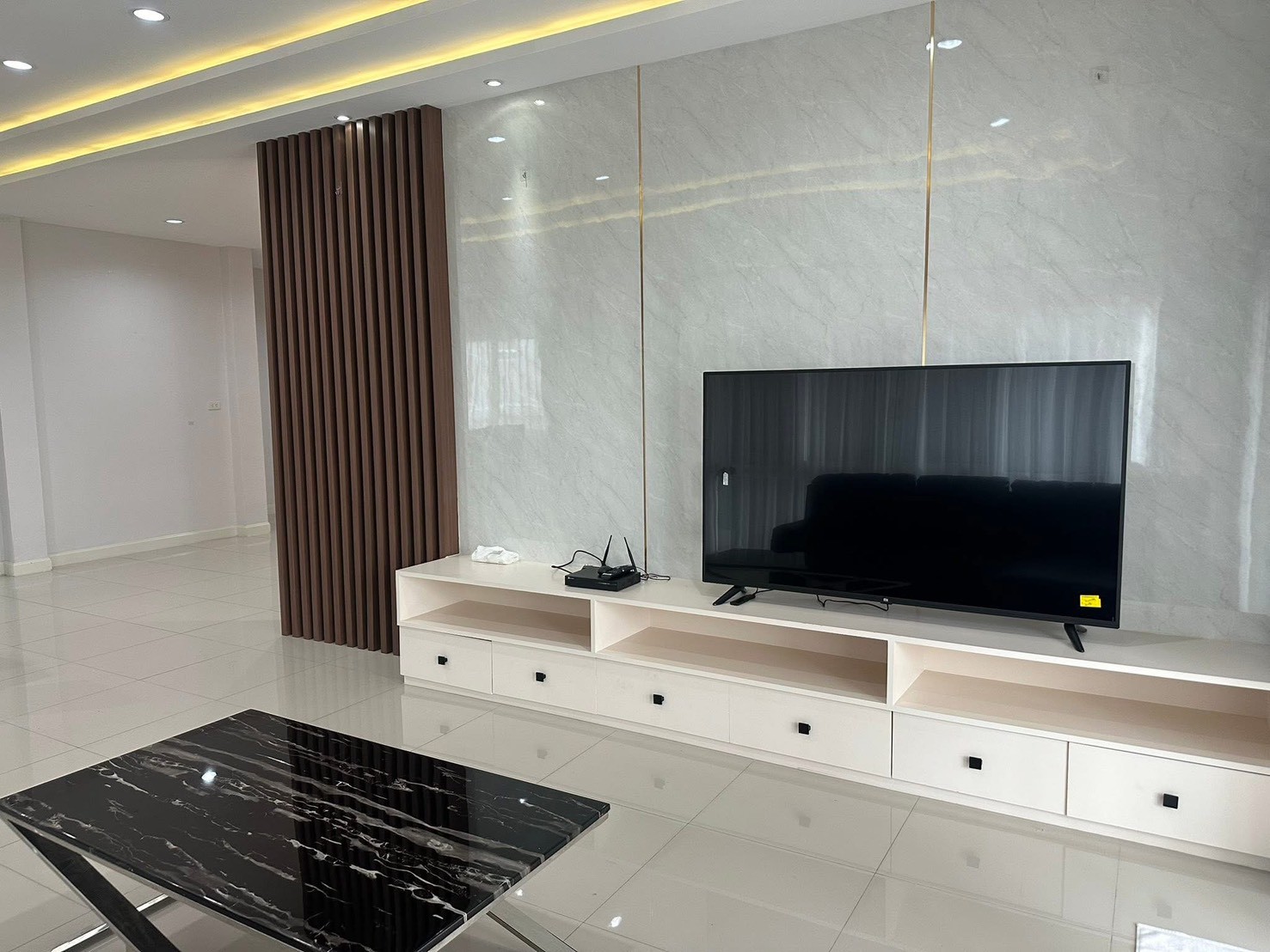 ประกาศฟรี! ซื้อ-ขาย-เช่า คอนโด บ้าน ทาวน์โฮม ที่ดิน และพื้นที่เชิงพาณิชย์ทั่วประเทศไทย ทุกทำเล ทุกงบประมาณ ไม่มีค่าใช้จ่าย ลงง่าย ขายไว เข้าถึงผู้ซื้อโดยตรง 5 312176pic4.jpg