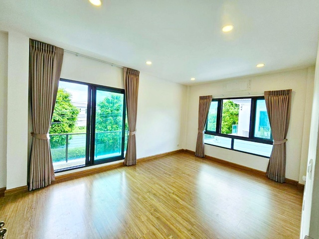 ประกาศฟรี! ซื้อ-ขาย-เช่า คอนโด บ้าน ทาวน์โฮม ที่ดิน และพื้นที่เชิงพาณิชย์ทั่วประเทศไทย ทุกทำเล ทุกงบประมาณ ไม่มีค่าใช้จ่าย ลงง่าย ขายไว เข้าถึงผู้ซื้อโดยตรง 3 245136pic2.jpg