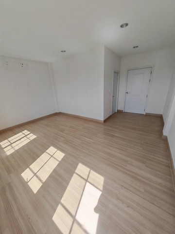 ประกาศฟรี! ซื้อ-ขาย-เช่า คอนโด บ้าน ทาวน์โฮม ที่ดิน และพื้นที่เชิงพาณิชย์ทั่วประเทศไทย ทุกทำเล ทุกงบประมาณ ไม่มีค่าใช้จ่าย ลงง่าย ขายไว เข้าถึงผู้ซื้อโดยตรง 4 508580pic3.jpg