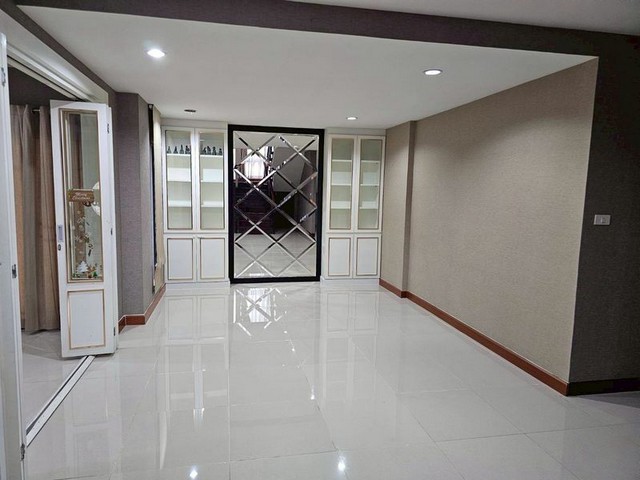 ประกาศฟรี! ซื้อ-ขาย-เช่า คอนโด บ้าน ทาวน์โฮม ที่ดิน และพื้นที่เชิงพาณิชย์ทั่วประเทศไทย ทุกทำเล ทุกงบประมาณ ไม่มีค่าใช้จ่าย ลงง่าย ขายไว เข้าถึงผู้ซื้อโดยตรง 4 311363pic3.jpg