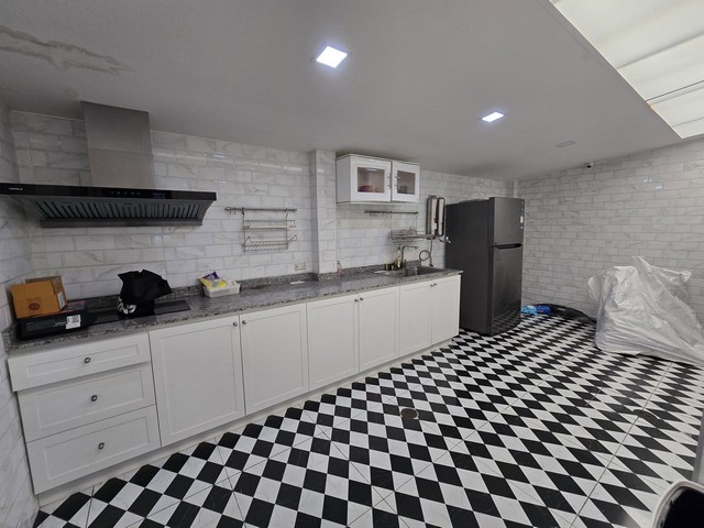 ประกาศฟรี! ซื้อ-ขาย-เช่า คอนโด บ้าน ทาวน์โฮม ที่ดิน และพื้นที่เชิงพาณิชย์ทั่วประเทศไทย ทุกทำเล ทุกงบประมาณ ไม่มีค่าใช้จ่าย ลงง่าย ขายไว เข้าถึงผู้ซื้อโดยตรง 2 508628pic1.jpg