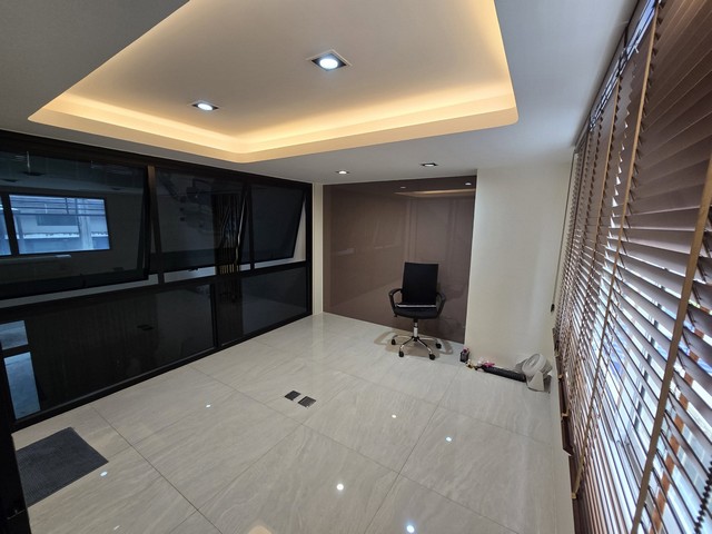 ประกาศฟรี! ซื้อ-ขาย-เช่า คอนโด บ้าน ทาวน์โฮม ที่ดิน และพื้นที่เชิงพาณิชย์ทั่วประเทศไทย ทุกทำเล ทุกงบประมาณ ไม่มีค่าใช้จ่าย ลงง่าย ขายไว เข้าถึงผู้ซื้อโดยตรง 5 508628pic4.jpg