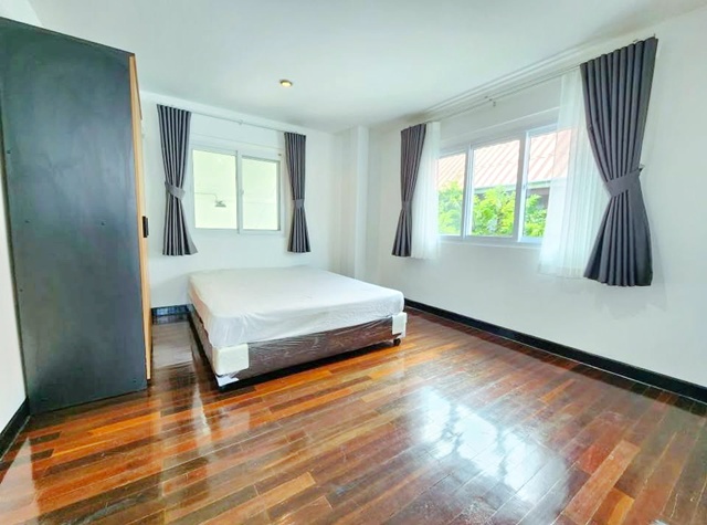 ประกาศฟรี! ซื้อ-ขาย-เช่า คอนโด บ้าน ทาวน์โฮม ที่ดิน และพื้นที่เชิงพาณิชย์ทั่วประเทศไทย ทุกทำเล ทุกงบประมาณ ไม่มีค่าใช้จ่าย ลงง่าย ขายไว เข้าถึงผู้ซื้อโดยตรง 3 246324pic2.jpg