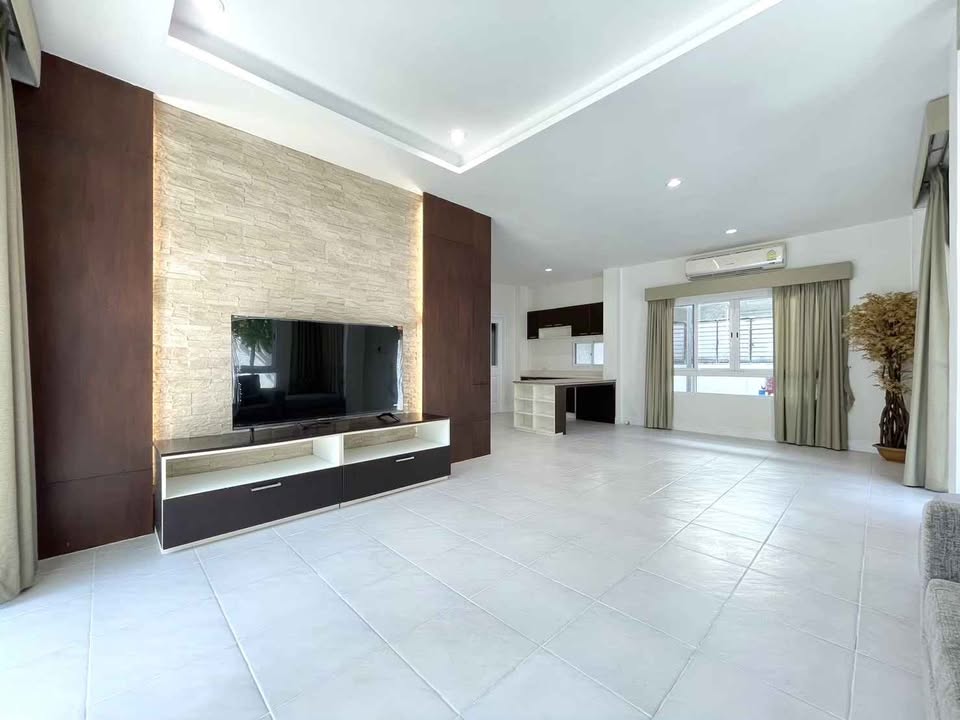 ประกาศฟรี! ซื้อ-ขาย-เช่า คอนโด บ้าน ทาวน์โฮม ที่ดิน และพื้นที่เชิงพาณิชย์ทั่วประเทศไทย ทุกทำเล ทุกงบประมาณ ไม่มีค่าใช้จ่าย ลงง่าย ขายไว เข้าถึงผู้ซื้อโดยตรง 4 508860pic3.jpg