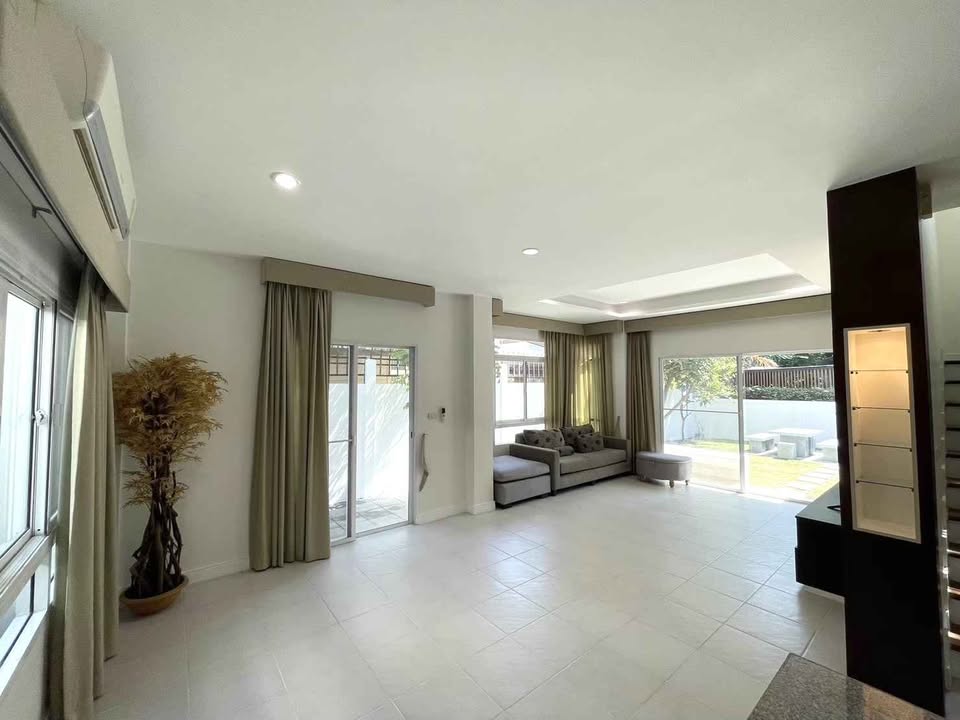 ประกาศฟรี! ซื้อ-ขาย-เช่า คอนโด บ้าน ทาวน์โฮม ที่ดิน และพื้นที่เชิงพาณิชย์ทั่วประเทศไทย ทุกทำเล ทุกงบประมาณ ไม่มีค่าใช้จ่าย ลงง่าย ขายไว เข้าถึงผู้ซื้อโดยตรง 5 508860pic4.jpg