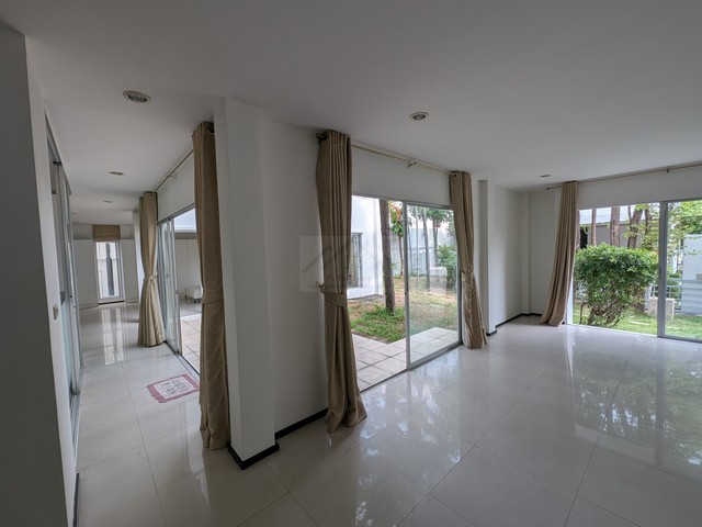 ประกาศฟรี! ซื้อ-ขาย-เช่า คอนโด บ้าน ทาวน์โฮม ที่ดิน และพื้นที่เชิงพาณิชย์ทั่วประเทศไทย ทุกทำเล ทุกงบประมาณ ไม่มีค่าใช้จ่าย ลงง่าย ขายไว เข้าถึงผู้ซื้อโดยตรง 5 508757pic4.jpg