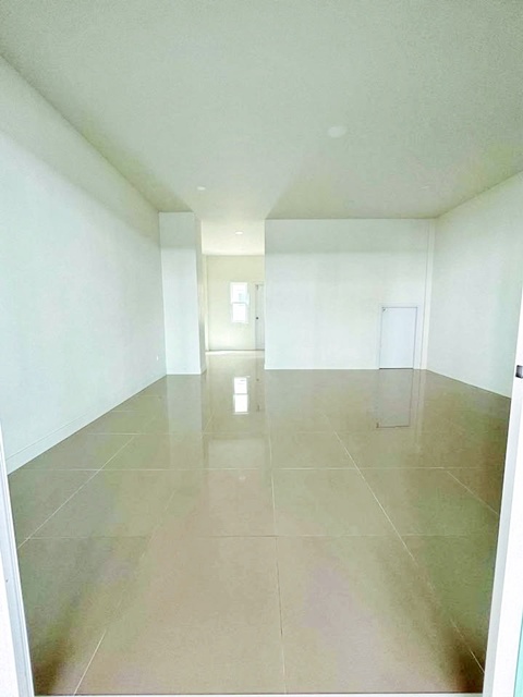 ประกาศฟรี! ซื้อ-ขาย-เช่า คอนโด บ้าน ทาวน์โฮม ที่ดิน และพื้นที่เชิงพาณิชย์ทั่วประเทศไทย ทุกทำเล ทุกงบประมาณ ไม่มีค่าใช้จ่าย ลงง่าย ขายไว เข้าถึงผู้ซื้อโดยตรง 3 246426pic2.jpg