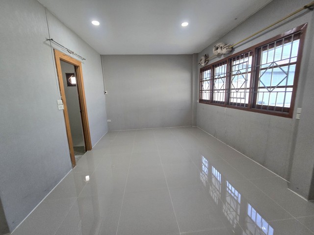 ประกาศฟรี! ซื้อ-ขาย-เช่า คอนโด บ้าน ทาวน์โฮม ที่ดิน และพื้นที่เชิงพาณิชย์ทั่วประเทศไทย ทุกทำเล ทุกงบประมาณ ไม่มีค่าใช้จ่าย ลงง่าย ขายไว เข้าถึงผู้ซื้อโดยตรง 5 312730pic4.jpg