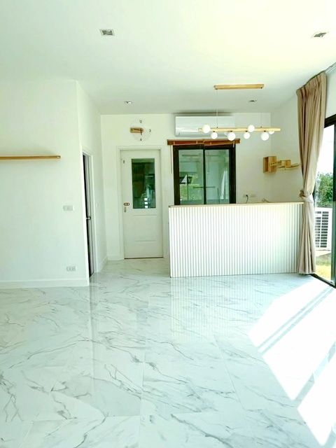 ประกาศฟรี! ซื้อ-ขาย-เช่า คอนโด บ้าน ทาวน์โฮม ที่ดิน และพื้นที่เชิงพาณิชย์ทั่วประเทศไทย ทุกทำเล ทุกงบประมาณ ไม่มีค่าใช้จ่าย ลงง่าย ขายไว เข้าถึงผู้ซื้อโดยตรง 2 246496pic1.jpg