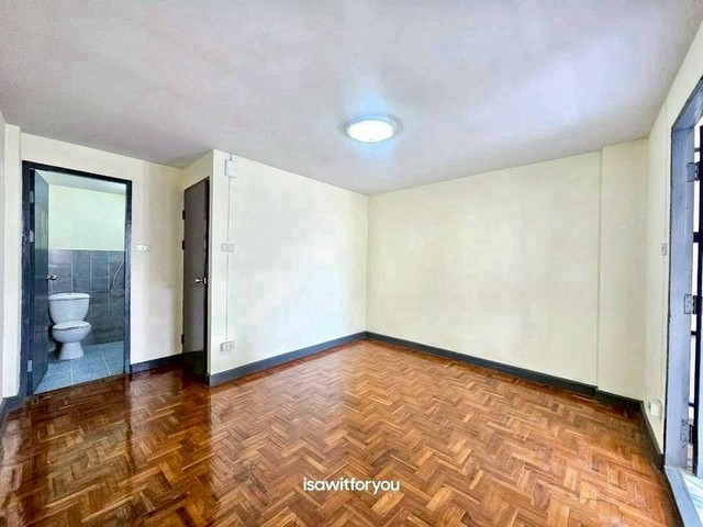 ประกาศฟรี! ซื้อ-ขาย-เช่า คอนโด บ้าน ทาวน์โฮม ที่ดิน และพื้นที่เชิงพาณิชย์ทั่วประเทศไทย ทุกทำเล ทุกงบประมาณ ไม่มีค่าใช้จ่าย ลงง่าย ขายไว เข้าถึงผู้ซื้อโดยตรง 5 247183pic4.jpg