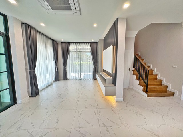 ประกาศฟรี! ซื้อ-ขาย-เช่า คอนโด บ้าน ทาวน์โฮม ที่ดิน และพื้นที่เชิงพาณิชย์ทั่วประเทศไทย ทุกทำเล ทุกงบประมาณ ไม่มีค่าใช้จ่าย ลงง่าย ขายไว เข้าถึงผู้ซื้อโดยตรง 5 245472pic4.jpg