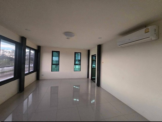 ประกาศฟรี! ซื้อ-ขาย-เช่า คอนโด บ้าน ทาวน์โฮม ที่ดิน และพื้นที่เชิงพาณิชย์ทั่วประเทศไทย ทุกทำเล ทุกงบประมาณ ไม่มีค่าใช้จ่าย ลงง่าย ขายไว เข้าถึงผู้ซื้อโดยตรง 5 247278pic4.jpg