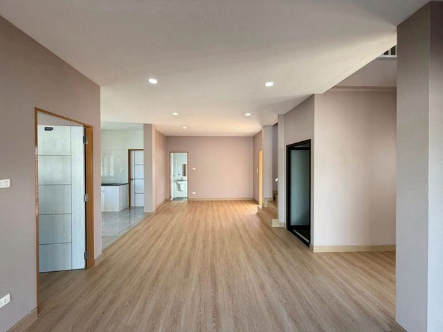 ประกาศฟรี! ซื้อ-ขาย-เช่า คอนโด บ้าน ทาวน์โฮม ที่ดิน และพื้นที่เชิงพาณิชย์ทั่วประเทศไทย ทุกทำเล ทุกงบประมาณ ไม่มีค่าใช้จ่าย ลงง่าย ขายไว เข้าถึงผู้ซื้อโดยตรง 3 247319pic2.jpg