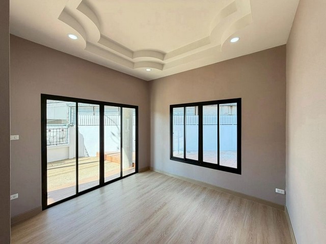 ประกาศฟรี! ซื้อ-ขาย-เช่า คอนโด บ้าน ทาวน์โฮม ที่ดิน และพื้นที่เชิงพาณิชย์ทั่วประเทศไทย ทุกทำเล ทุกงบประมาณ ไม่มีค่าใช้จ่าย ลงง่าย ขายไว เข้าถึงผู้ซื้อโดยตรง 4 247319pic3.jpg