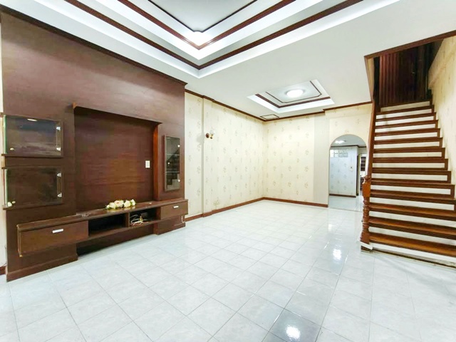 ประกาศฟรี! ซื้อ-ขาย-เช่า คอนโด บ้าน ทาวน์โฮม ที่ดิน และพื้นที่เชิงพาณิชย์ทั่วประเทศไทย ทุกทำเล ทุกงบประมาณ ไม่มีค่าใช้จ่าย ลงง่าย ขายไว เข้าถึงผู้ซื้อโดยตรง 3 247217pic2.jpg