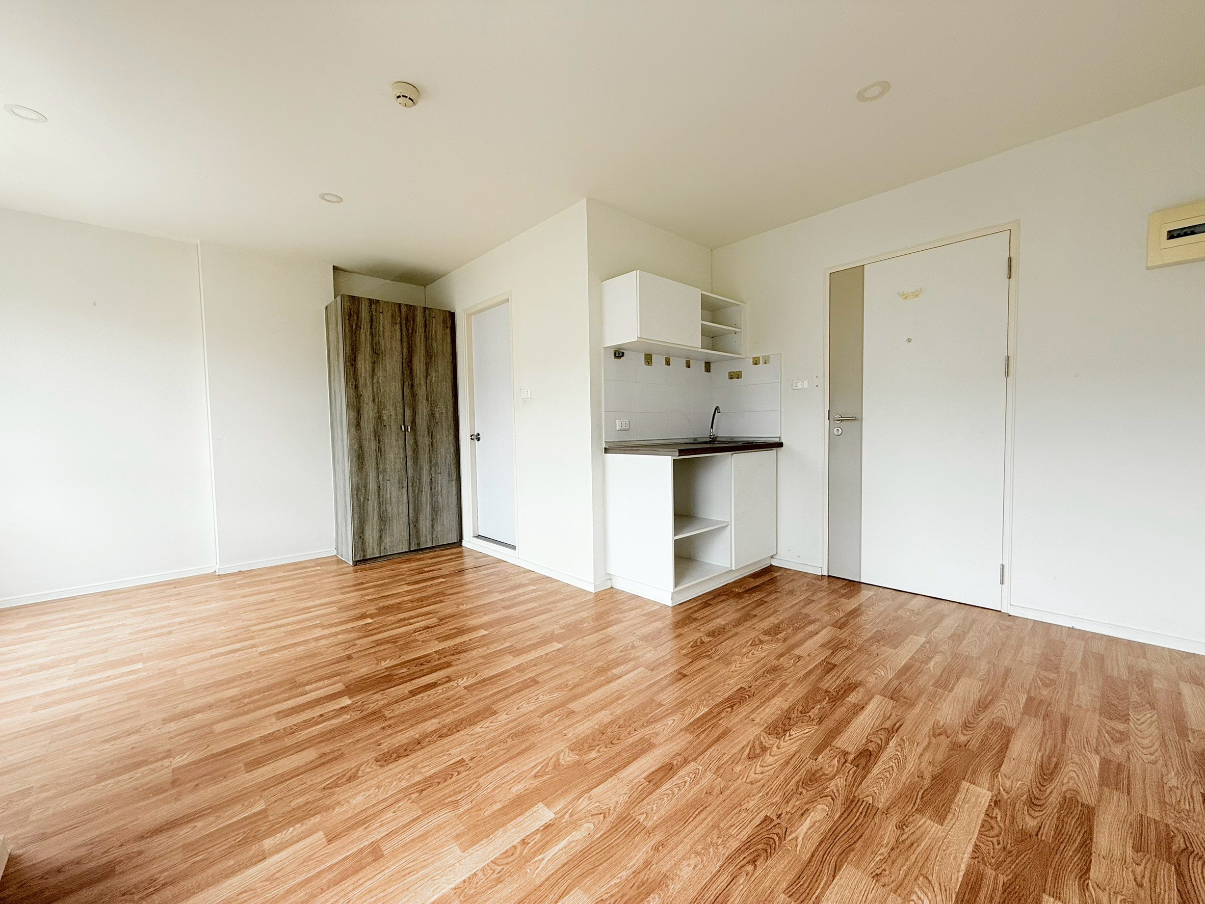 ประกาศฟรี! ซื้อ-ขาย-เช่า คอนโด บ้าน ทาวน์โฮม ที่ดิน และพื้นที่เชิงพาณิชย์ทั่วประเทศไทย ทุกทำเล ทุกงบประมาณ ไม่มีค่าใช้จ่าย ลงง่าย ขายไว เข้าถึงผู้ซื้อโดยตรง 4 247274pic3.jpg