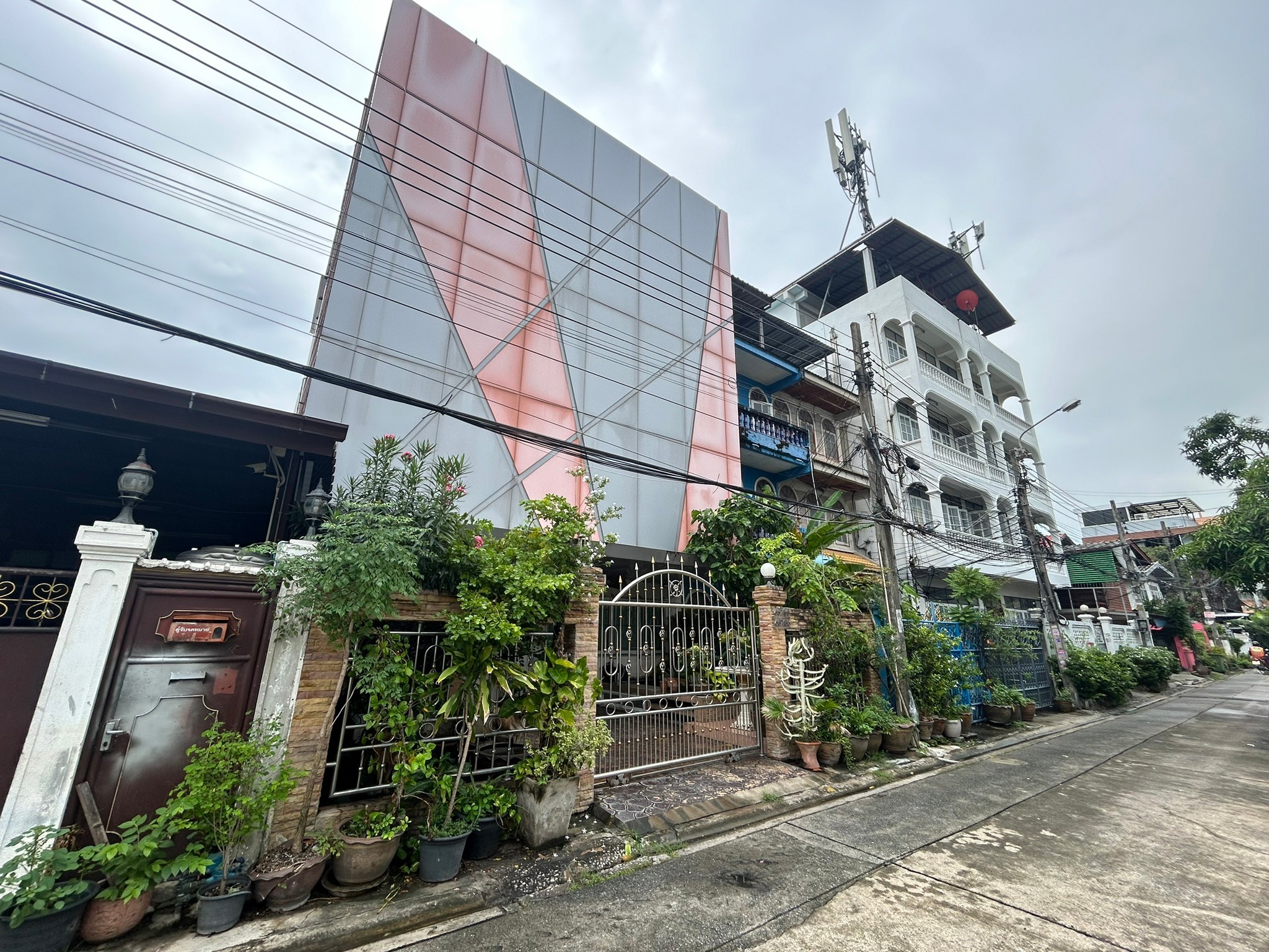 ประกาศฟรี! ซื้อ-ขาย-เช่า คอนโด บ้าน ทาวน์โฮม ที่ดิน และพื้นที่เชิงพาณิชย์ทั่วประเทศไทย ทุกทำเล ทุกงบประมาณ ไม่มีค่าใช้จ่าย ลงง่าย ขายไว เข้าถึงผู้ซื้อโดยตรง 5 247235pic4.jpg