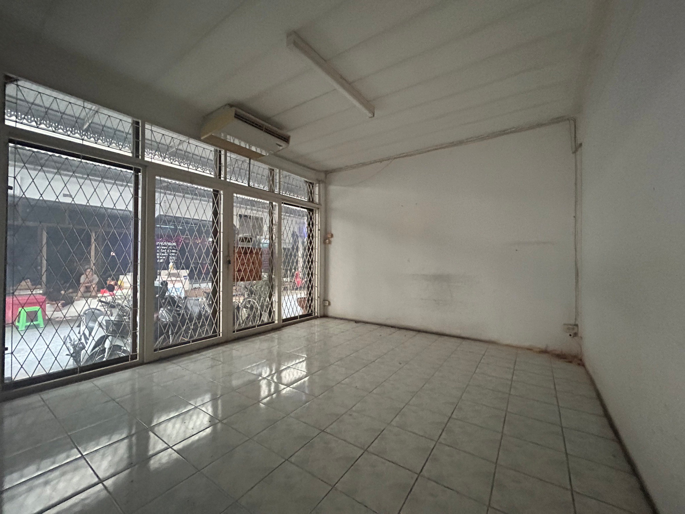 ประกาศฟรี! ซื้อ-ขาย-เช่า คอนโด บ้าน ทาวน์โฮม ที่ดิน และพื้นที่เชิงพาณิชย์ทั่วประเทศไทย ทุกทำเล ทุกงบประมาณ ไม่มีค่าใช้จ่าย ลงง่าย ขายไว เข้าถึงผู้ซื้อโดยตรง 3 247230pic2.jpg