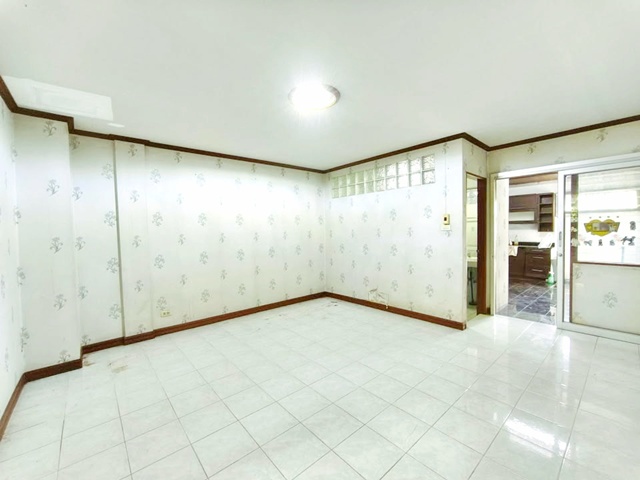 ประกาศฟรี! ซื้อ-ขาย-เช่า คอนโด บ้าน ทาวน์โฮม ที่ดิน และพื้นที่เชิงพาณิชย์ทั่วประเทศไทย ทุกทำเล ทุกงบประมาณ ไม่มีค่าใช้จ่าย ลงง่าย ขายไว เข้าถึงผู้ซื้อโดยตรง 4 247218pic3.jpg