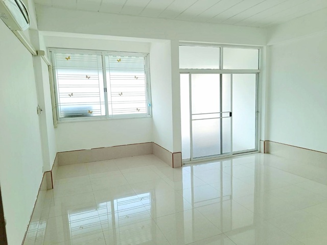 ประกาศฟรี! ซื้อ-ขาย-เช่า คอนโด บ้าน ทาวน์โฮม ที่ดิน และพื้นที่เชิงพาณิชย์ทั่วประเทศไทย ทุกทำเล ทุกงบประมาณ ไม่มีค่าใช้จ่าย ลงง่าย ขายไว เข้าถึงผู้ซื้อโดยตรง 3 247193pic2.jpg