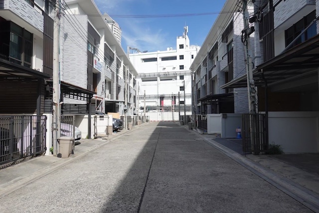 ประกาศฟรี! ซื้อ-ขาย-เช่า คอนโด บ้าน ทาวน์โฮม ที่ดิน และพื้นที่เชิงพาณิชย์ทั่วประเทศไทย ทุกทำเล ทุกงบประมาณ ไม่มีค่าใช้จ่าย ลงง่าย ขายไว เข้าถึงผู้ซื้อโดยตรง 4 509080pic3.jpg