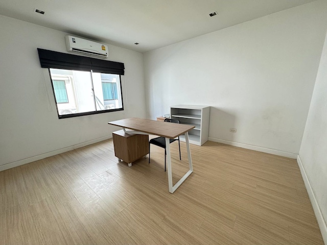 ประกาศฟรี! ซื้อ-ขาย-เช่า คอนโด บ้าน ทาวน์โฮม ที่ดิน และพื้นที่เชิงพาณิชย์ทั่วประเทศไทย ทุกทำเล ทุกงบประมาณ ไม่มีค่าใช้จ่าย ลงง่าย ขายไว เข้าถึงผู้ซื้อโดยตรง 5 509080pic4.jpg