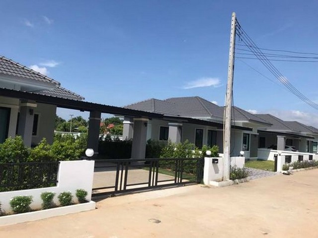 ประกาศฟรี! ซื้อ-ขาย-เช่า คอนโด บ้าน ทาวน์โฮม ที่ดิน และพื้นที่เชิงพาณิชย์ทั่วประเทศไทย ทุกทำเล ทุกงบประมาณ ไม่มีค่าใช้จ่าย ลงง่าย ขายไว เข้าถึงผู้ซื้อโดยตรง 5 224745pic4.jpg