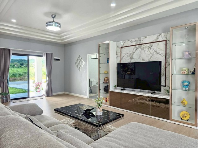 ประกาศฟรี! ซื้อ-ขาย-เช่า คอนโด บ้าน ทาวน์โฮม ที่ดิน และพื้นที่เชิงพาณิชย์ทั่วประเทศไทย ทุกทำเล ทุกงบประมาณ ไม่มีค่าใช้จ่าย ลงง่าย ขายไว เข้าถึงผู้ซื้อโดยตรง 3 247540pic2.jpg