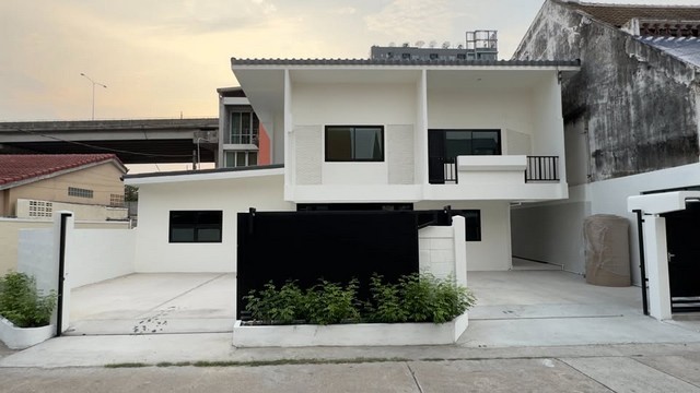 ประกาศฟรี! ซื้อ-ขาย-เช่า คอนโด บ้าน ทาวน์โฮม ที่ดิน และพื้นที่เชิงพาณิชย์ทั่วประเทศไทย ทุกทำเล ทุกงบประมาณ ไม่มีค่าใช้จ่าย ลงง่าย ขายไว เข้าถึงผู้ซื้อโดยตรง 2 509801pic1.jpg