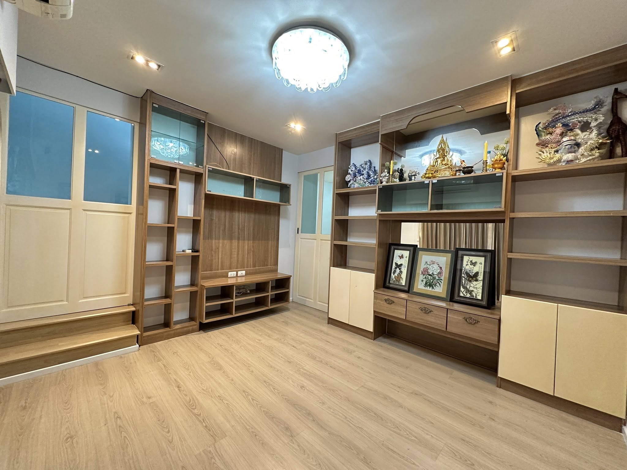 ประกาศฟรี! ซื้อ-ขาย-เช่า คอนโด บ้าน ทาวน์โฮม ที่ดิน และพื้นที่เชิงพาณิชย์ทั่วประเทศไทย ทุกทำเล ทุกงบประมาณ ไม่มีค่าใช้จ่าย ลงง่าย ขายไว เข้าถึงผู้ซื้อโดยตรง 3 509773pic2.jpg